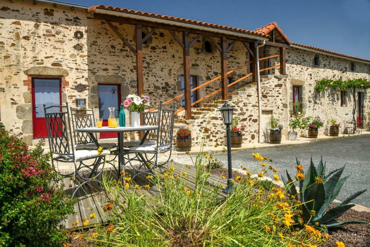 Bed and Breakfast Domaine De La Courillere Le Boupère Exterior foto