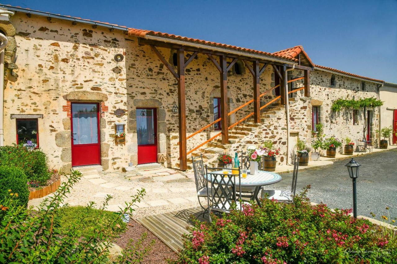Bed and Breakfast Domaine De La Courillere Le Boupère Exterior foto